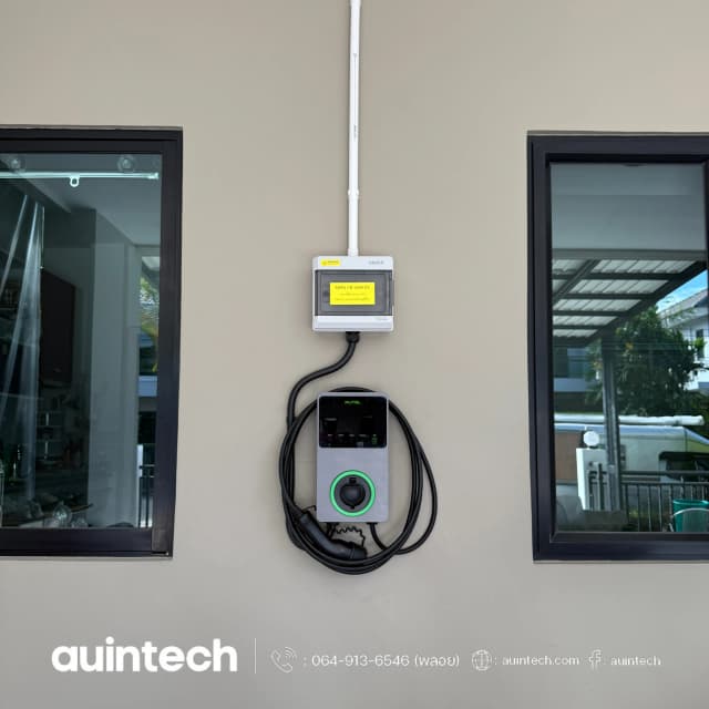ติดตั้งตู้ชาร์จรถไฟฟ้า Autel MaxiCharger 7.4kW สีเทาเข้ม วงจรที่ 2 รวบสายดินลงด้านข้างอาคารเพื่อความสวยงาม พร้อมทดสอบระบบ โดย Auintech